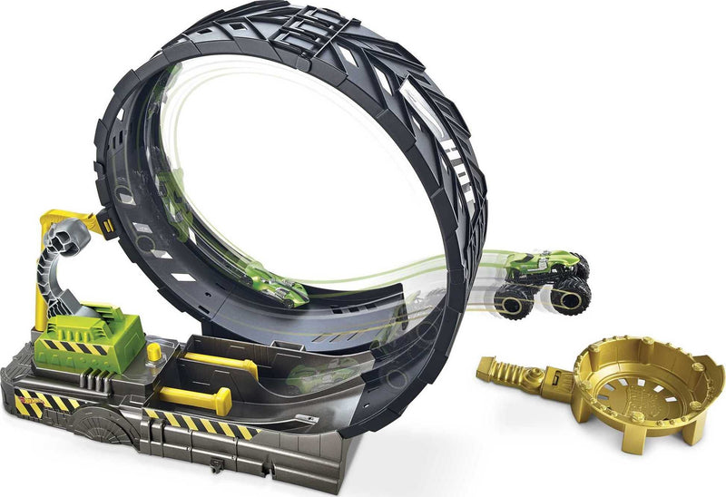 Hot Wheels Monster Trucks Epic Loop Challenge Playset and 8 Vehicles