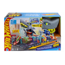 Hot Wheels Ultra Shark Car Wash Playset with Color Reveal Car & Water Action
